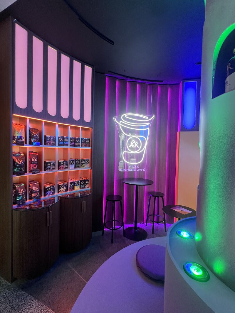 L'Or Sinners Café 1
