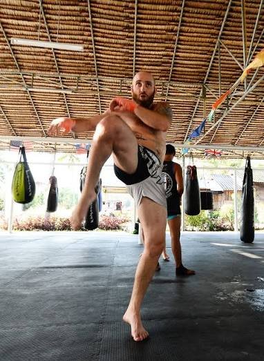 Jeu de jambes — muay thaï (spartanfitness.ae)
