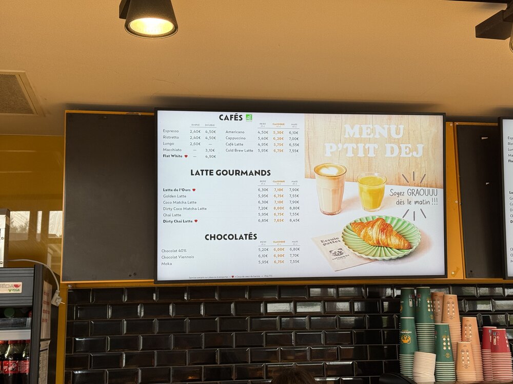 Écrans menu Columbus Café — Cafés, Latte Gourmands, Chocolatés, avec visuel « Menu P'tit Dej »