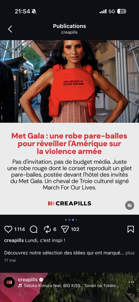 March For Our Lives fait défiler une robe-gilet pare-balles devant l'hôtel du Met Gala, sans invitation