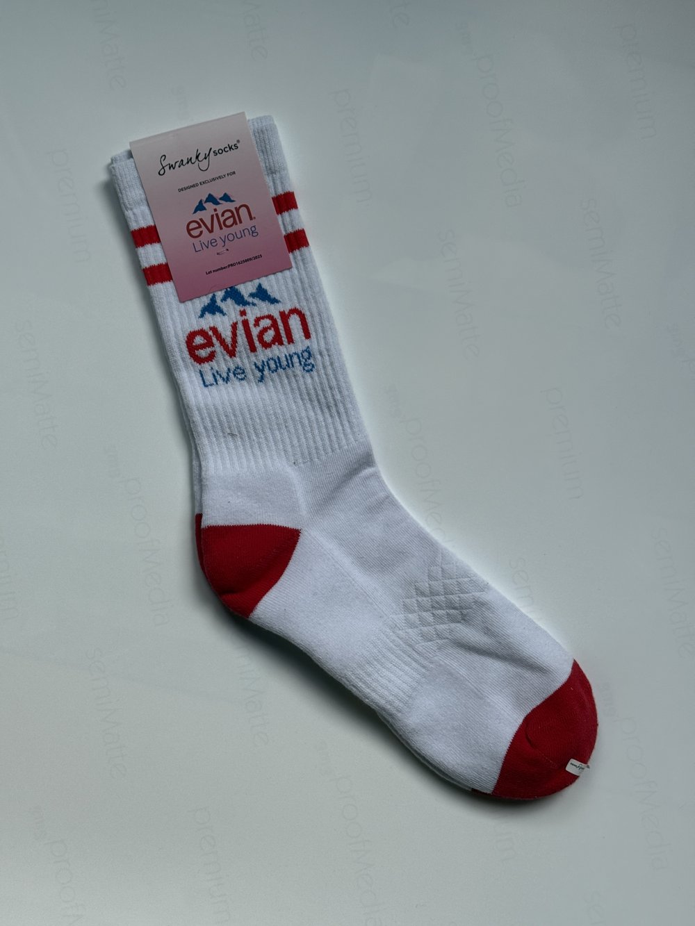 Evian × Swanky Socks — chaussettes « Live young »