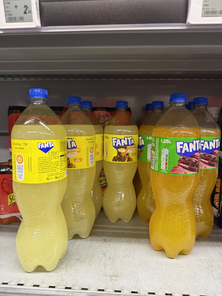 Fanta x Call of Duty (Xbox 25) — bouteilles et canettes illustrées
