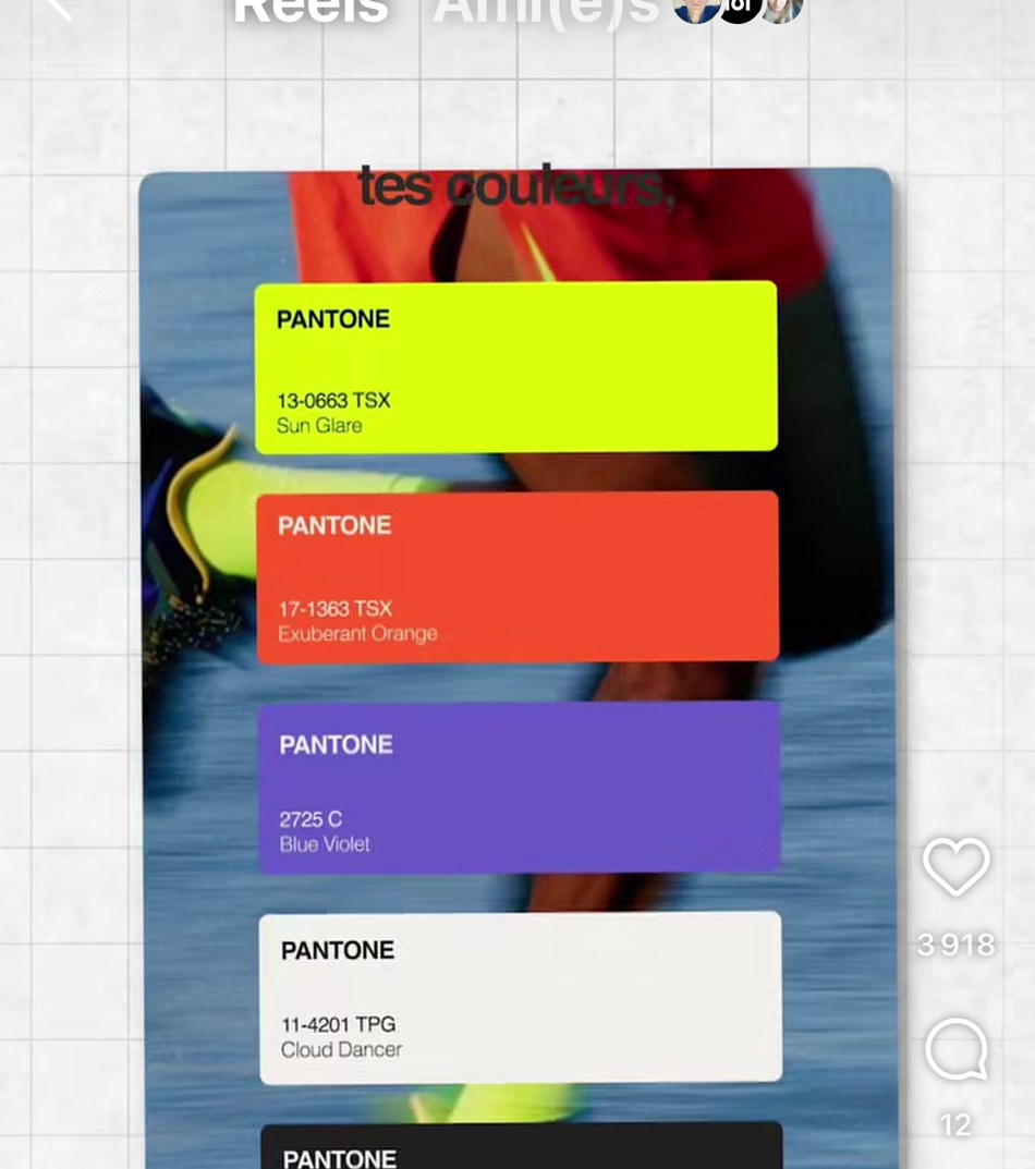 « Tes couleurs » — sélection Pantone nommée et codée (Sun Glare, Exuberant Orange, Blue Violet, Cloud Dancer)