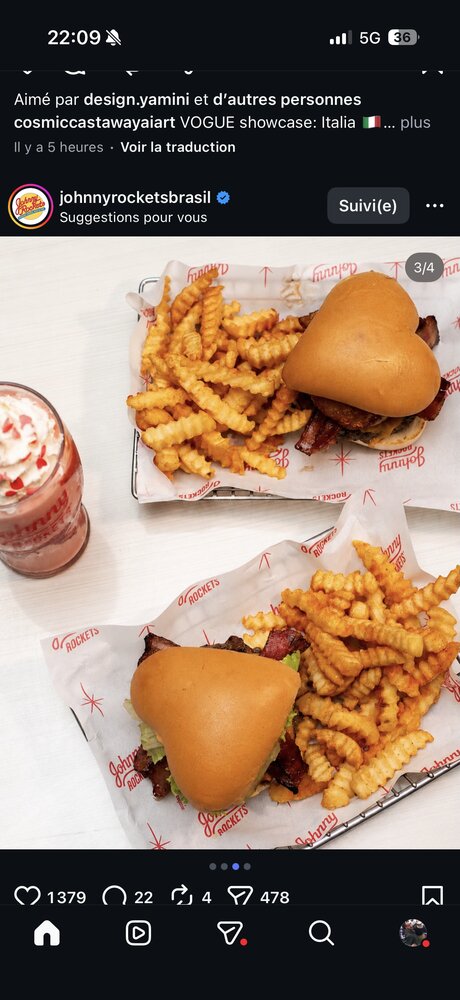 Photographie culinaire de burgers, frites et milkshake Johnny Rockets