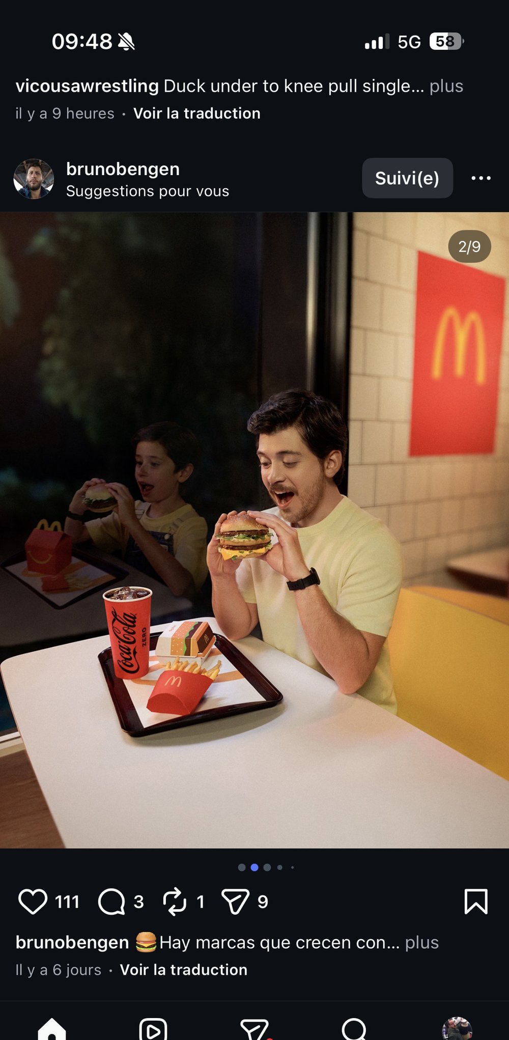 McDonald's lifestyle homme mangeant voiture frites