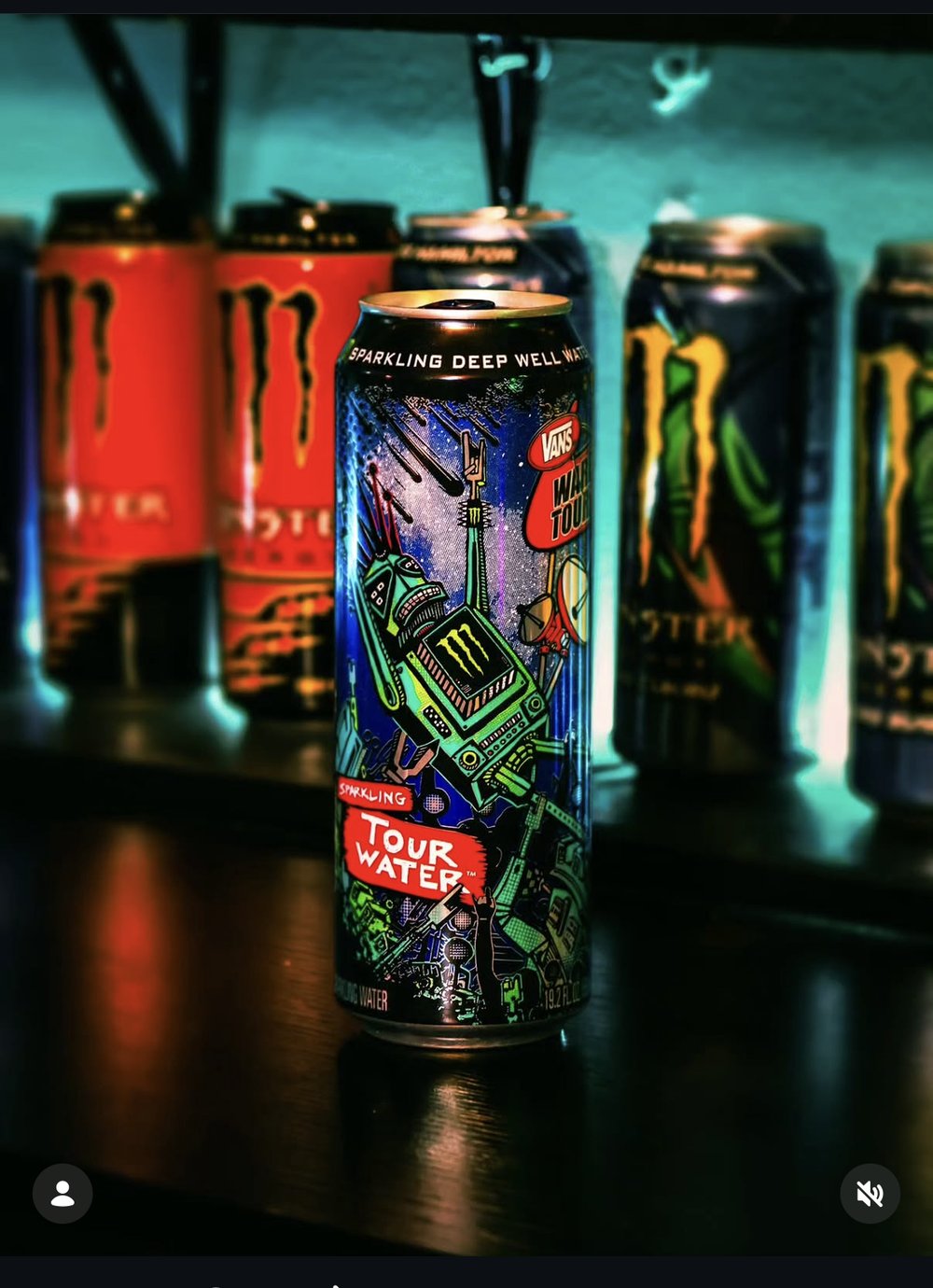 Canette collector Monster x Vans Tour Water