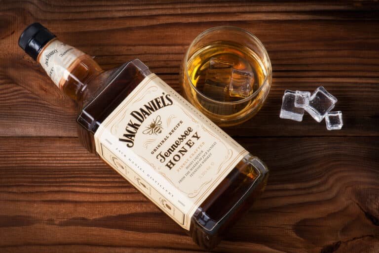 Packshots studio — Coca-Cola et Jack Daniel's, éclairage dramatique 1