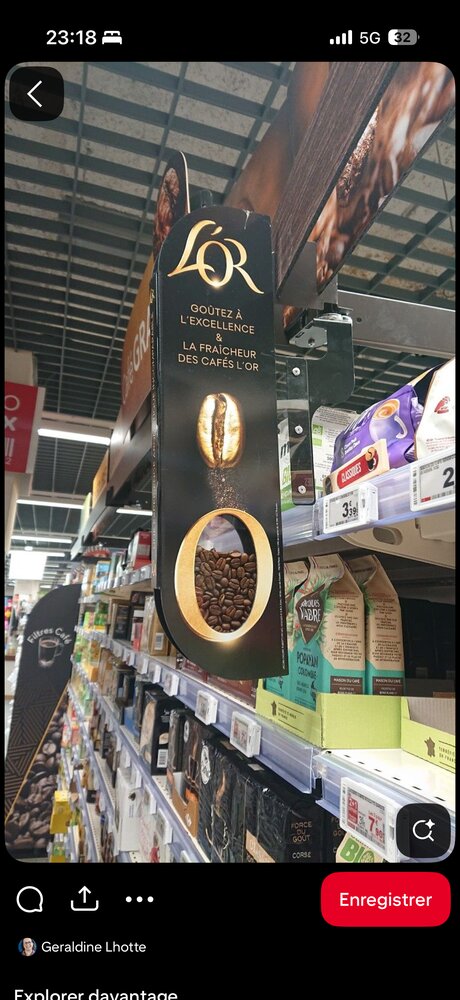 Totem suspendu L'Or Café en rayon