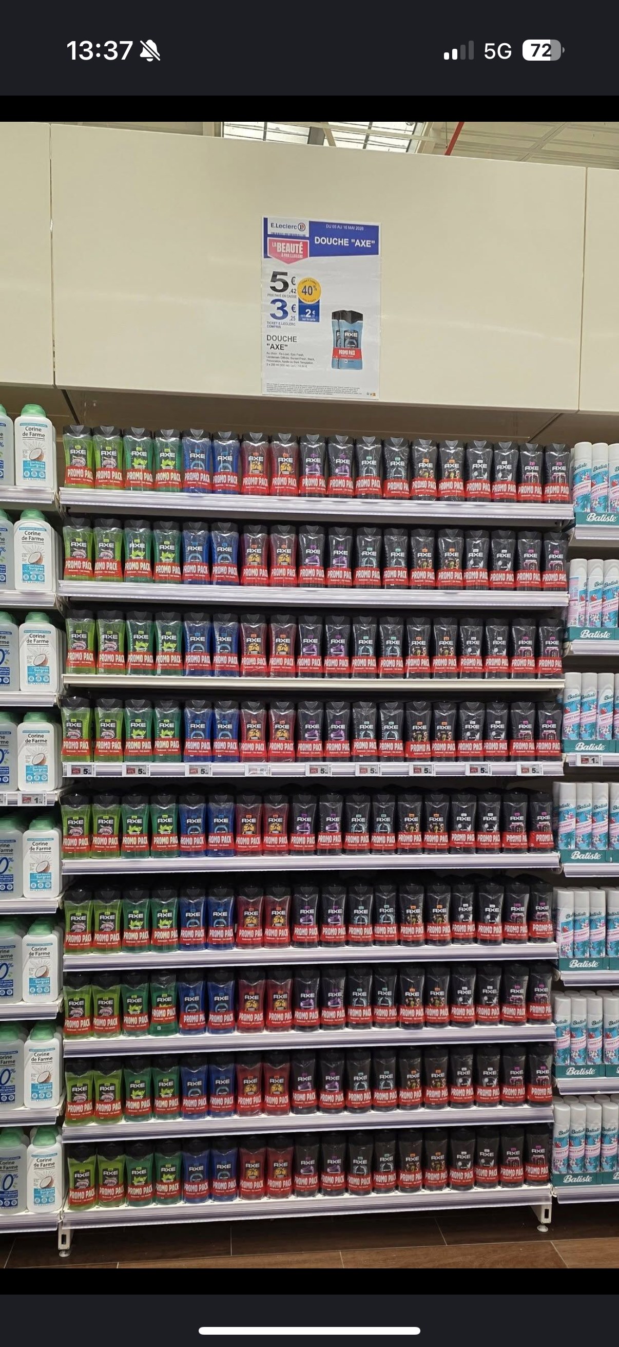 Linéaire « Douche Axe » en pack promo (-40%, 6 parfums), juxtaposé aux gels douche Corine de Farme et sprays Batiste