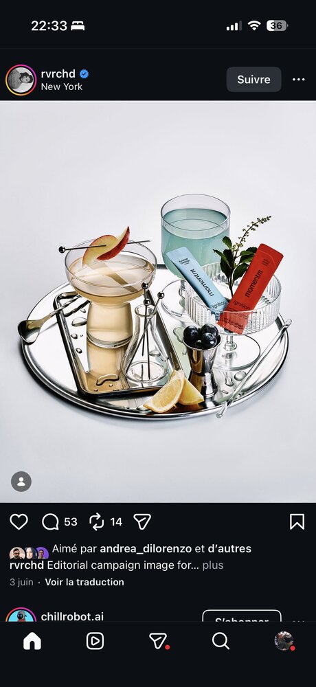 chillrobot.ai — plateau cocktail, image de campagne éditoriale IA