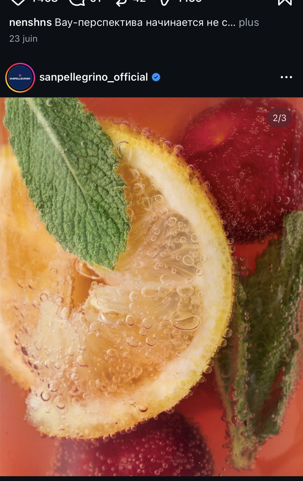 Gros plan macro sur l'agrume et les fruits rouges du cocktail Ciao! Cherry
