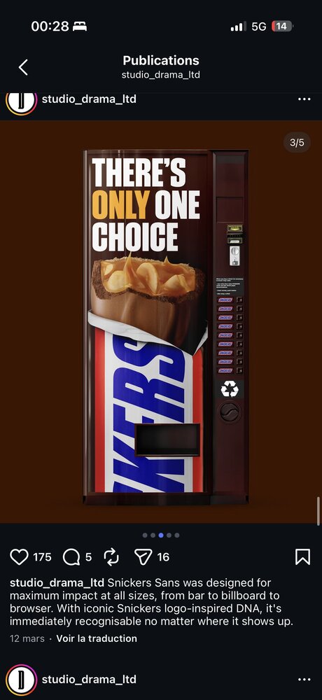 Distributeur automatique Snickers utilisant la typographie sur-mesure 