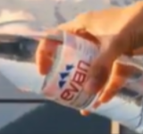 Workflow prompt pour décliner un packshot Evian en visuels d