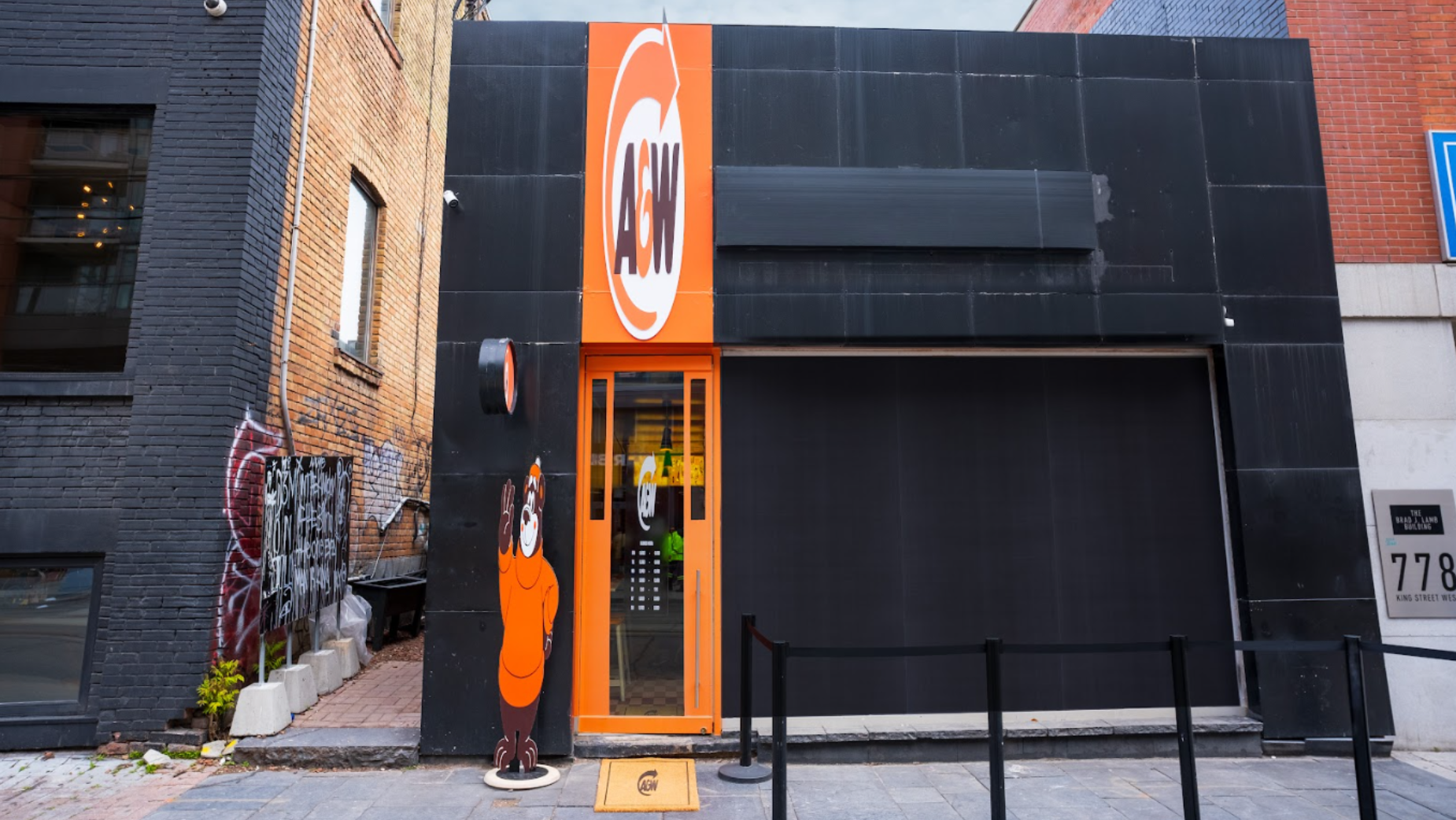 A&W « smashe » littéralement tout son restaurant