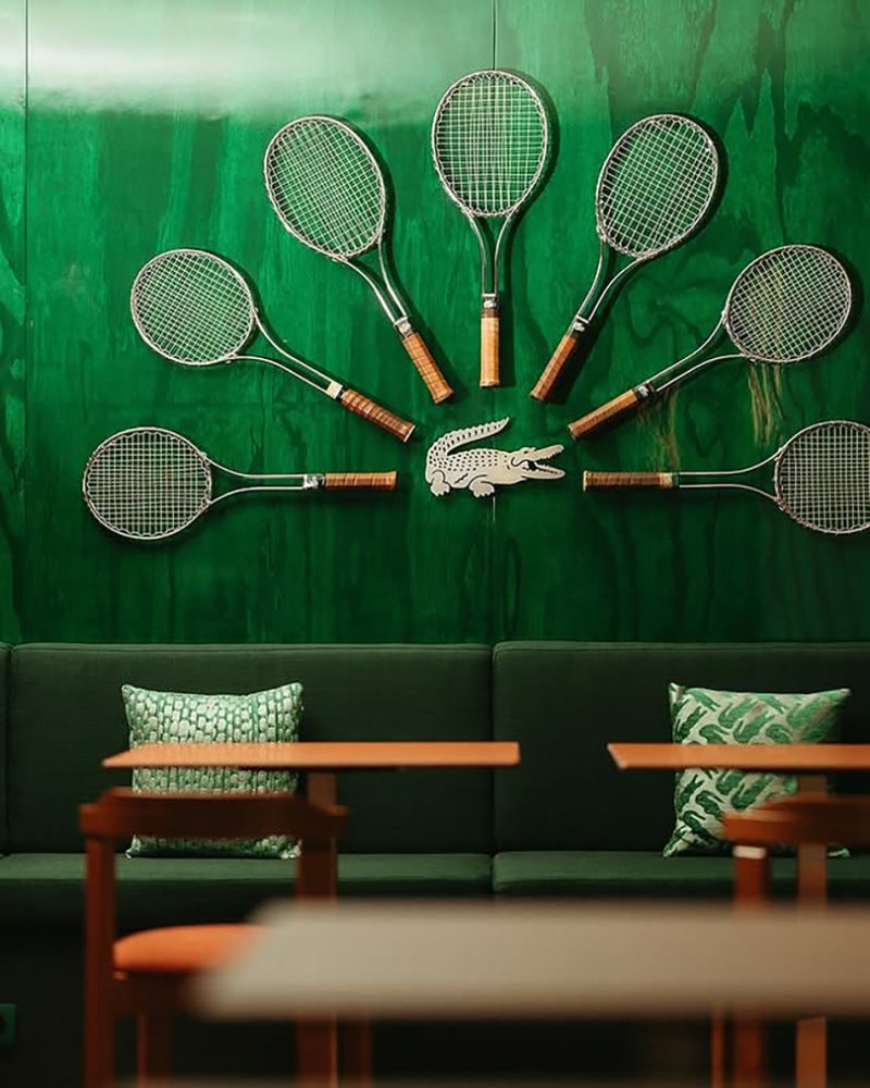 Lacoste — le café, hospitalité et gastronomie